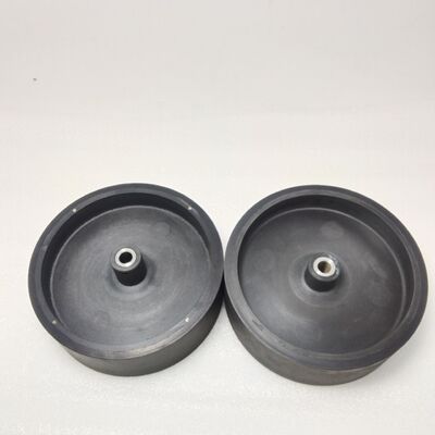 Ruota a rullo in gomma personalizzata dotata di nucleo in metallo resistente agli urti che fornisce prestazioni nei sistemi di automazione industriale